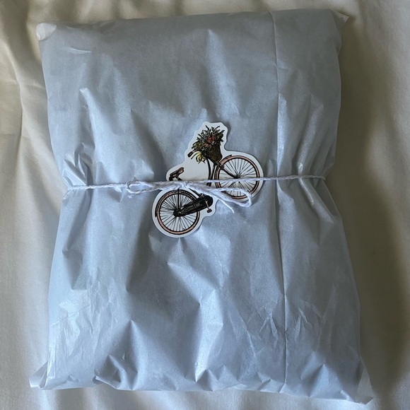 Meet your Posher, Karina - Picture 2 of 3